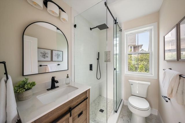 30 Shore St, Falmouth, MA 02540