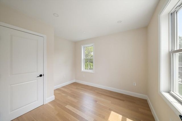 30 Shore St, Falmouth, MA 02540