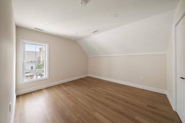 30 Shore St, Falmouth, MA 02540