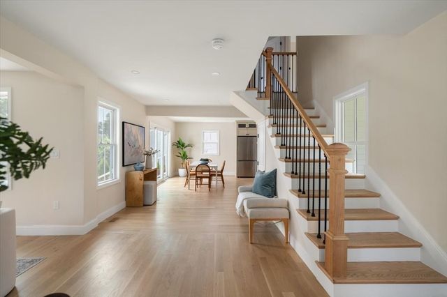 30 Shore St, Falmouth, MA 02540