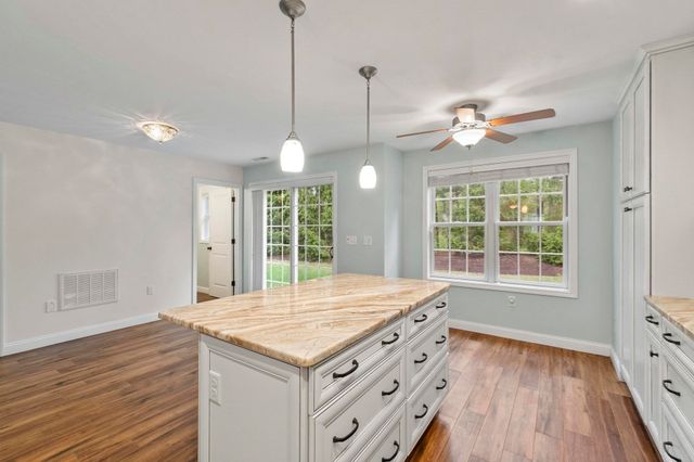 39 Kensington Way 39, Tewksbury, MA 01876