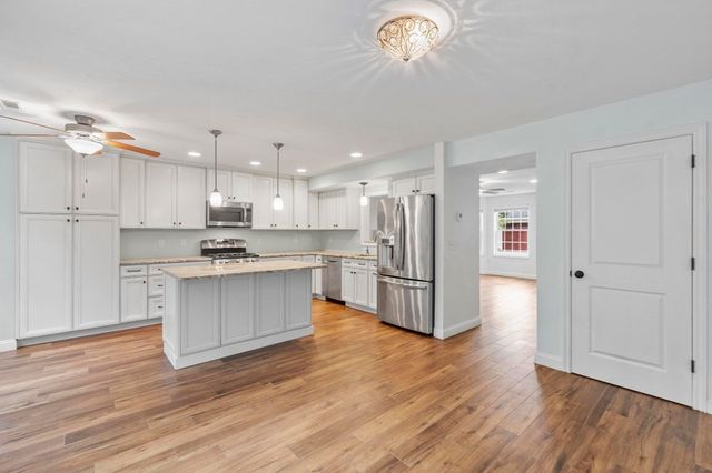 39 Kensington Way 39, Tewksbury, MA 01876