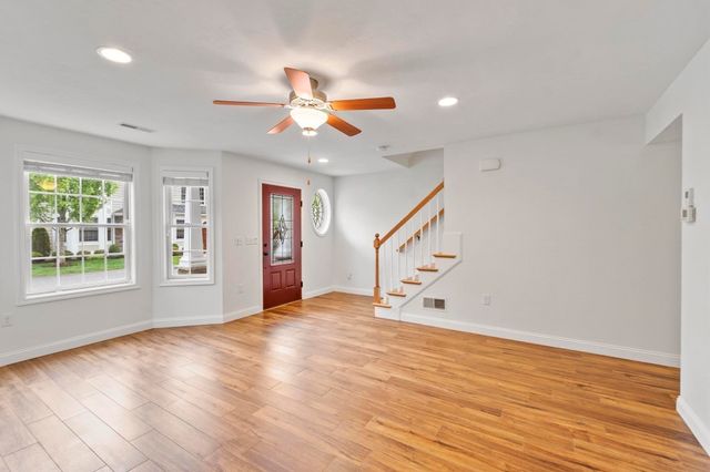39 Kensington Way 39, Tewksbury, MA 01876