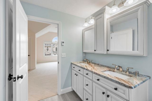 39 Kensington Way 39, Tewksbury, MA 01876