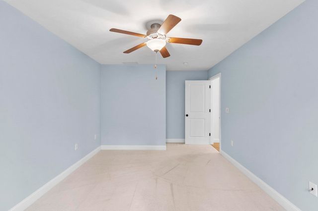 39 Kensington Way 39, Tewksbury, MA 01876