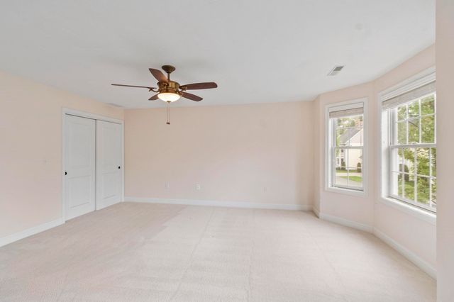 39 Kensington Way 39, Tewksbury, MA 01876