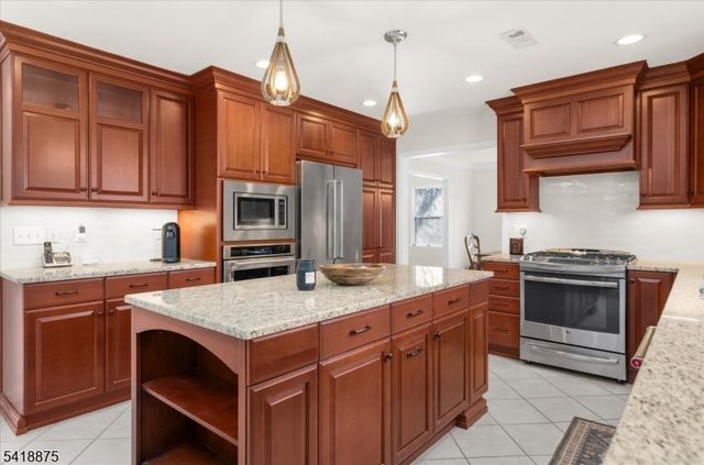 24 Partridge Rd, Readington Twp., NJ 08822