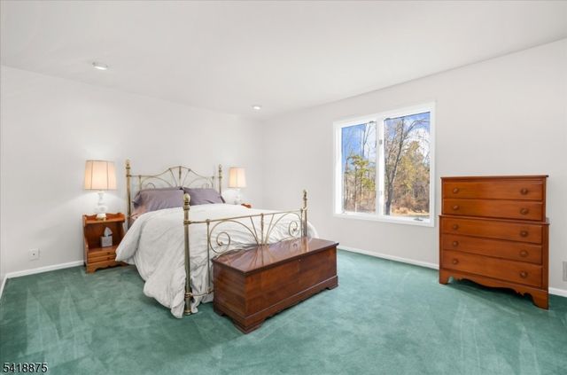 24 Partridge Rd, Readington Twp., NJ 08822