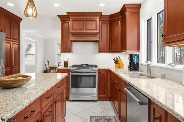 24 Partridge Rd, Readington Twp., NJ 08822