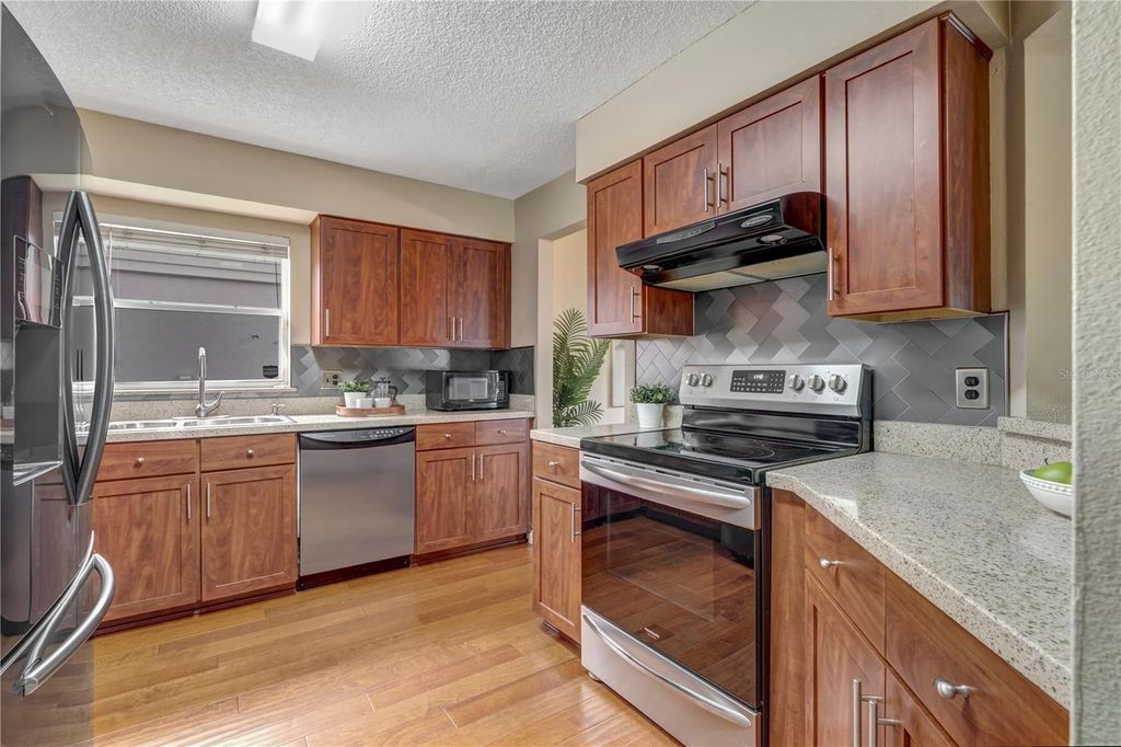 Image 13 of property listing at 1324 SILVERTHORN DRIVE, Orlando, FL 32825