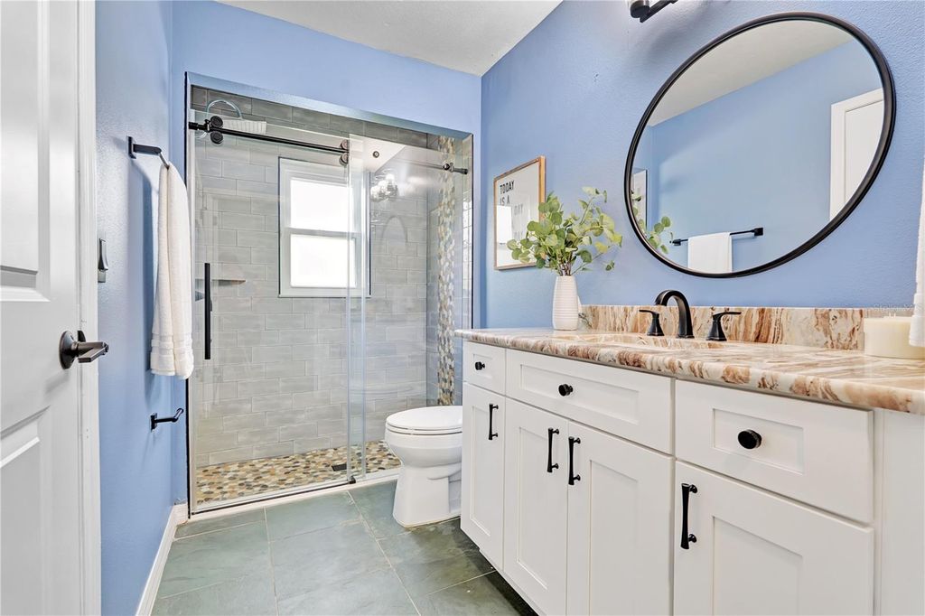 Image 18 of property listing at 1324 SILVERTHORN DRIVE, Orlando, FL 32825