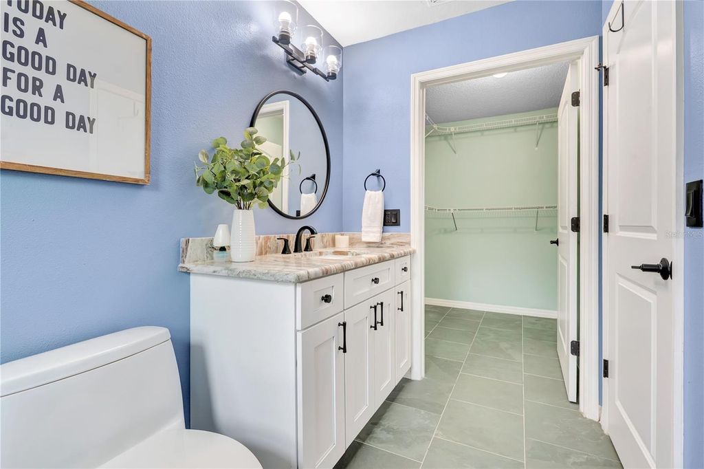 Image 20 of property listing at 1324 SILVERTHORN DRIVE, Orlando, FL 32825