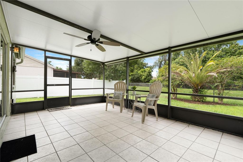 Image 27 of property listing at 1324 SILVERTHORN DRIVE, Orlando, FL 32825