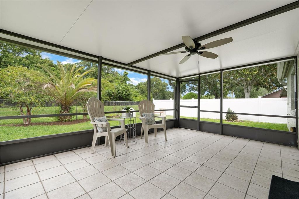 Image 28 of property listing at 1324 SILVERTHORN DRIVE, Orlando, FL 32825