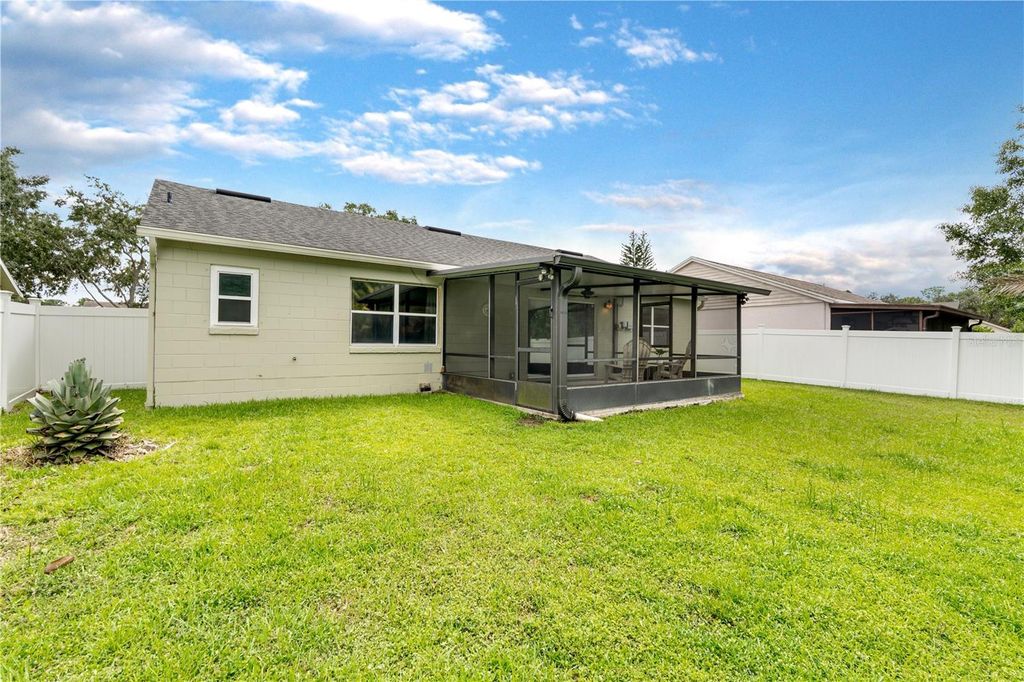 Image 30 of property listing at 1324 SILVERTHORN DRIVE, Orlando, FL 32825