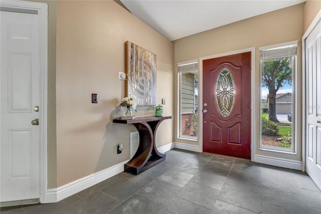 Image 4 of property listing at 1324 SILVERTHORN DRIVE, Orlando, FL 32825