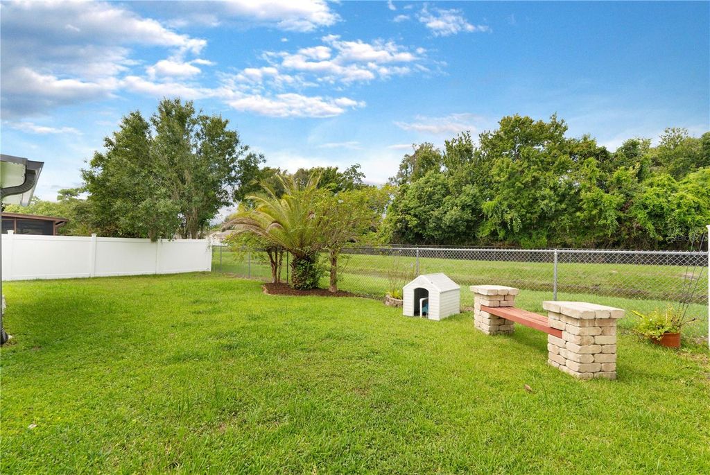 Image 33 of property listing at 1324 SILVERTHORN DRIVE, Orlando, FL 32825