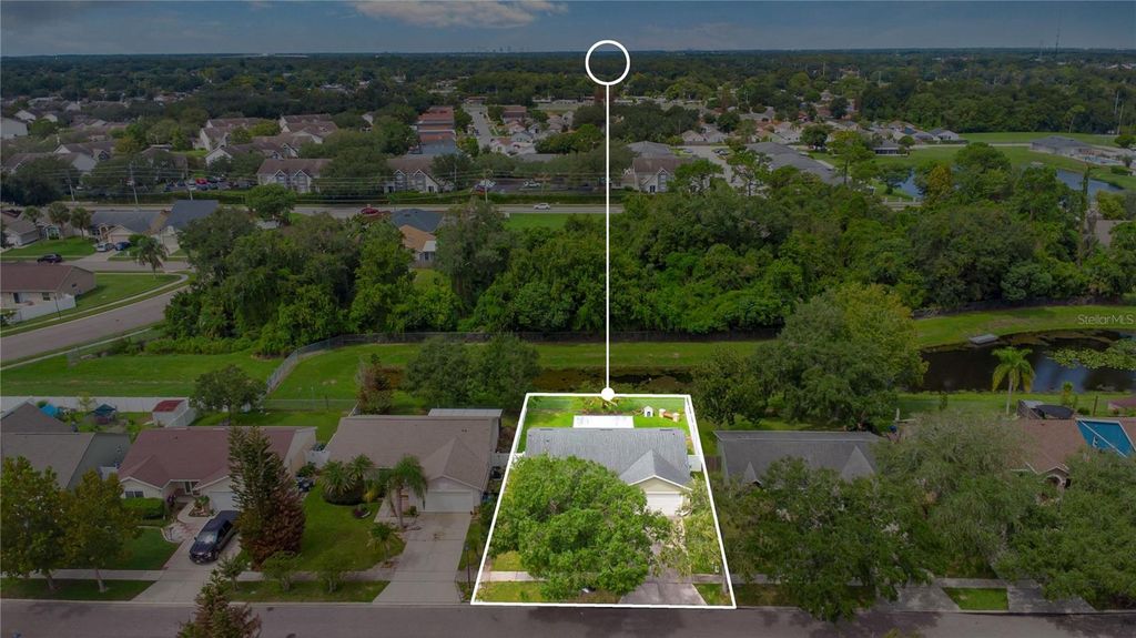 Image 40 of property listing at 1324 SILVERTHORN DRIVE, Orlando, FL 32825