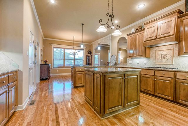 209 Commentry Lane, Little Rock, AR 72223