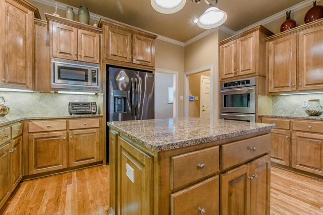 209 Commentry Lane, Little Rock, AR 72223