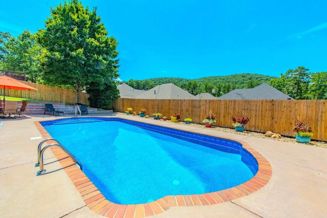 209 Commentry Lane, Little Rock, AR 72223