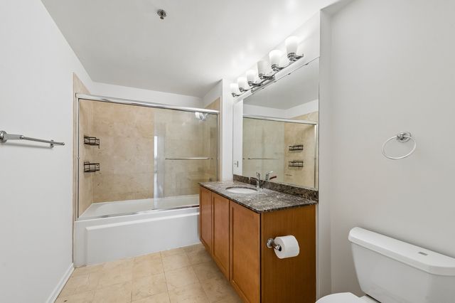 210 S Desplaines Street 607, Chicago, IL 60661