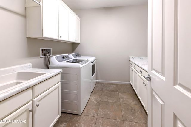 31924 S Flat Rock Drive, Oracle, AZ 85623