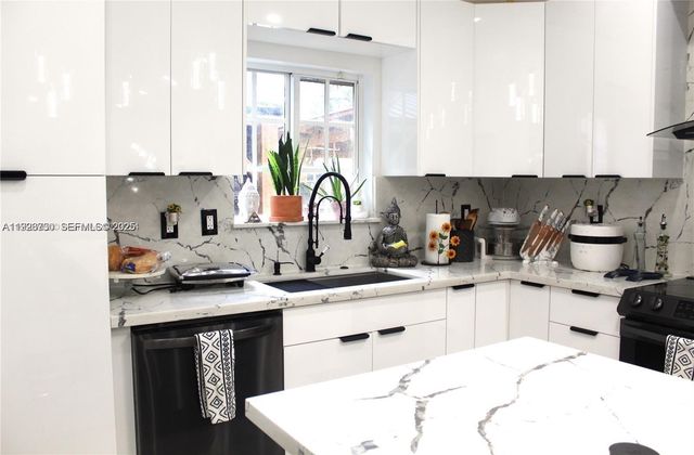 1209 NE 32nd Ave, Homestead, FL 33033