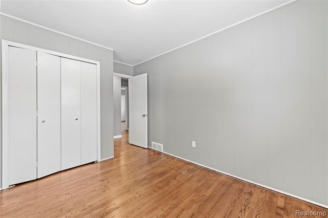 28507 Sunnydale Street, Livonia, MI 48154