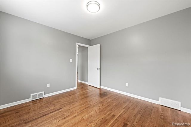 28507 Sunnydale Street, Livonia, MI 48154