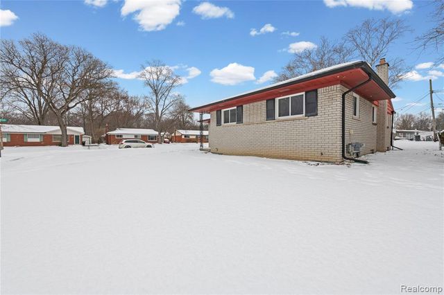 28507 Sunnydale Street, Livonia, MI 48154