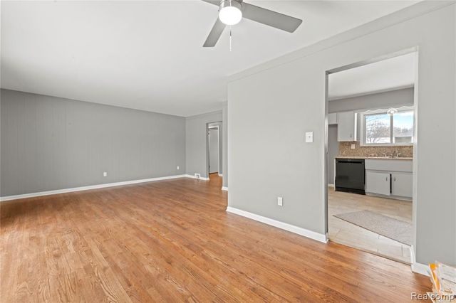 28507 Sunnydale Street, Livonia, MI 48154