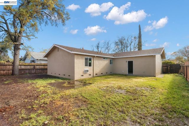 7025 Kermit Ln, Stockton, CA 95207