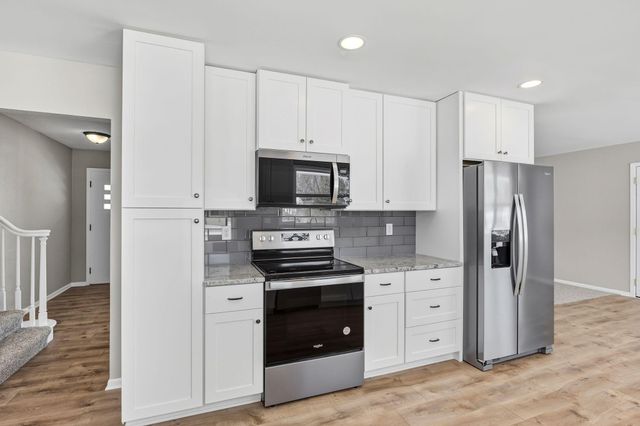 303 Lexington Avenue N, New Prague, MN 56071