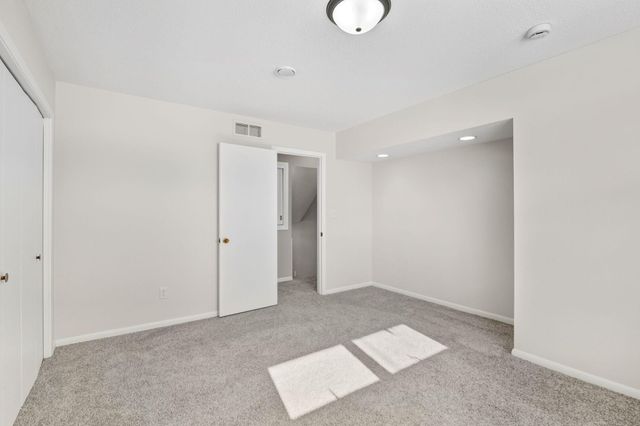 303 Lexington Avenue N, New Prague, MN 56071