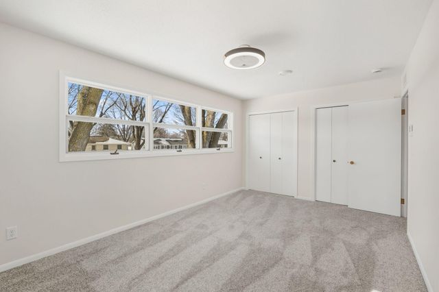 303 Lexington Avenue N, New Prague, MN 56071