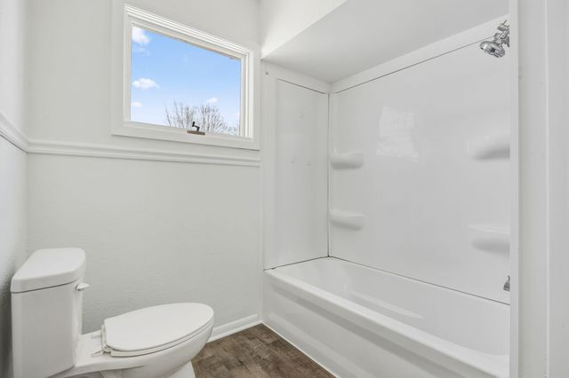 303 Lexington Avenue N, New Prague, MN 56071