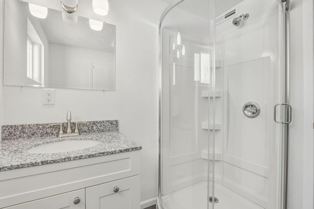 303 Lexington Avenue N, New Prague, MN 56071