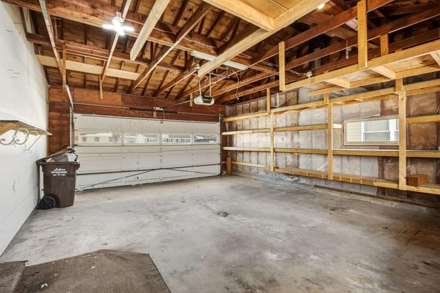 303 Lexington Avenue N, New Prague, MN 56071