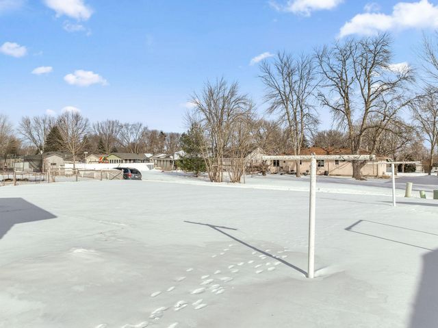 303 Lexington Avenue N, New Prague, MN 56071