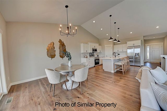 2935 Clubhouse Dr, Marion, IA 52302