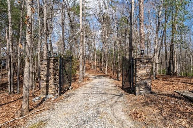 858 River Forest Run, Cleveland, GA 30528