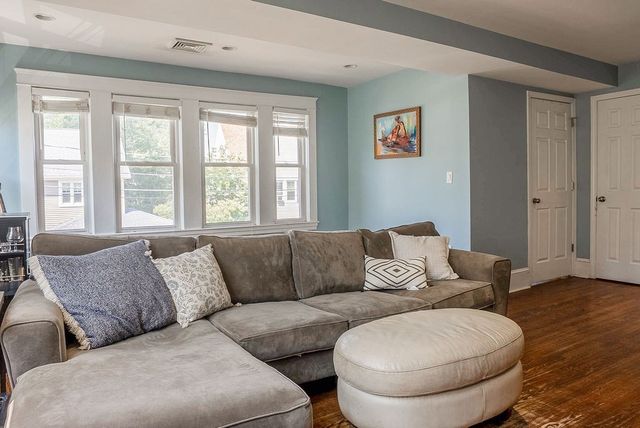 26-28 Quincy St 26, Watertown, MA 02472