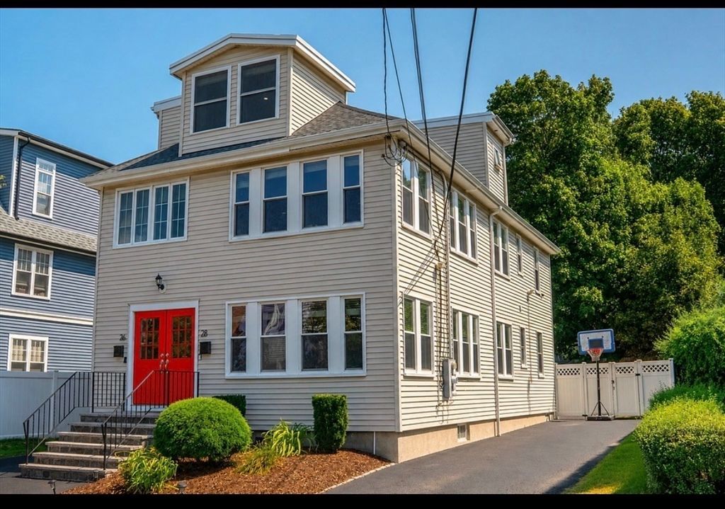 26-28 Quincy St 26, Watertown, MA 02472