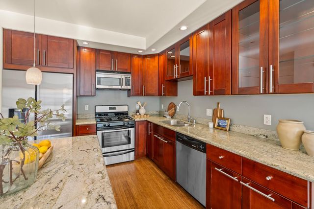 1 San Bruno Avenue N, Brisbane, CA 94005