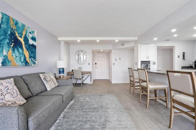 600 Parkview Dr 815, Hallandale Beach, FL 33009