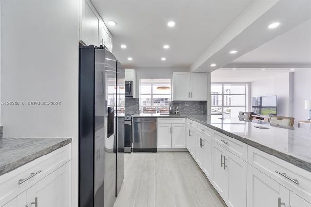 600 Parkview Dr 815, Hallandale Beach, FL 33009