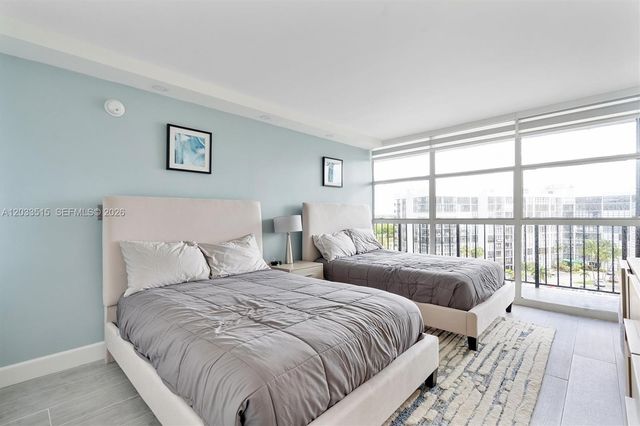600 Parkview Dr 815, Hallandale Beach, FL 33009