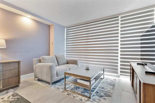 600 Parkview Dr 815, Hallandale Beach, FL 33009