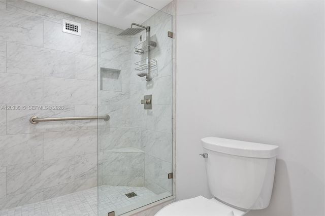 600 Parkview Dr 815, Hallandale Beach, FL 33009